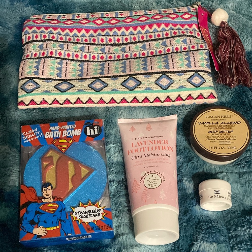 Brightening Serum, Bath Bomb, Lotion & Catherine Malandrino Zip Aztck Pouch NWT